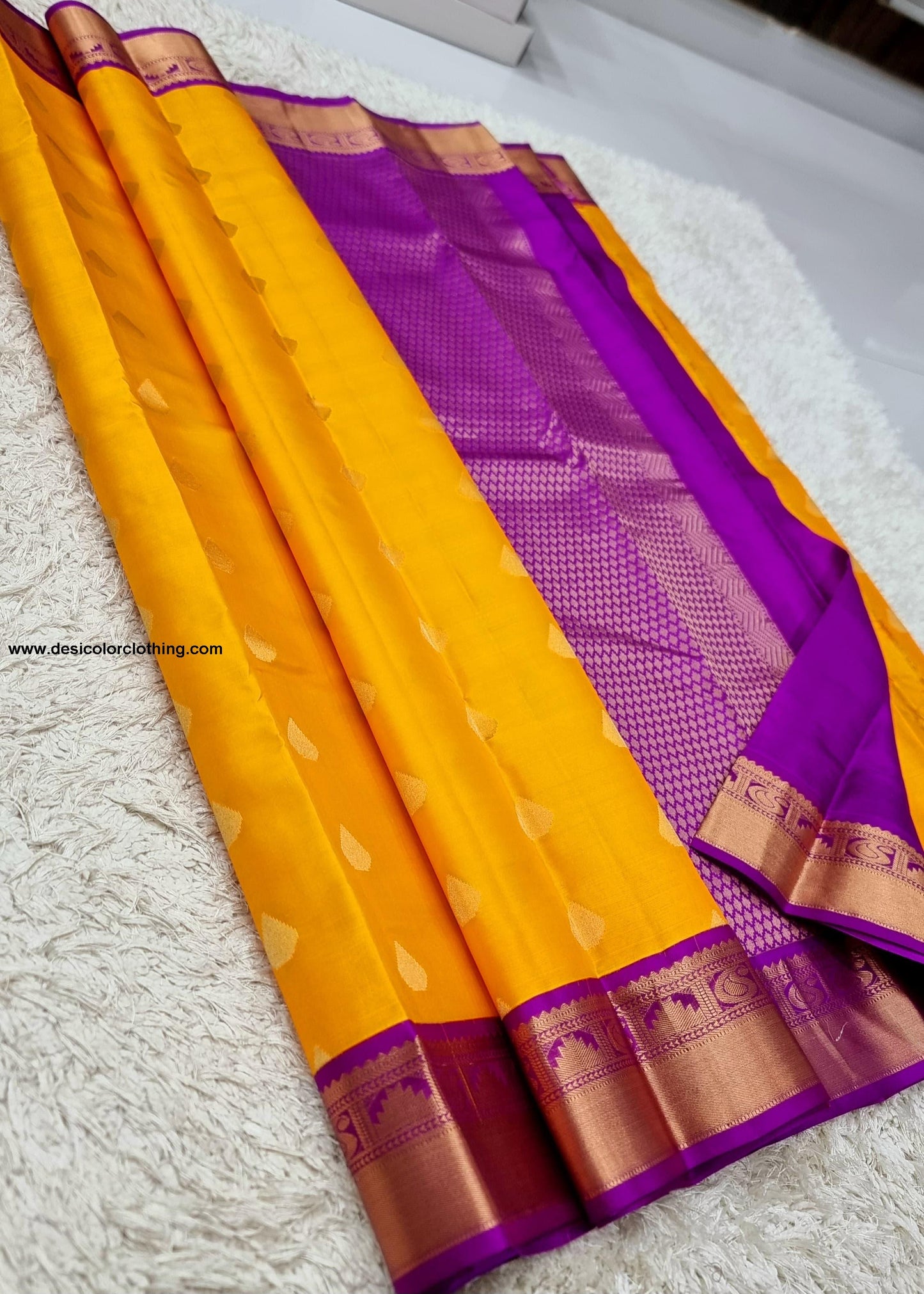 Kanchipuram 100% Pure Korvai Pattern Gold Zari Silk Saree