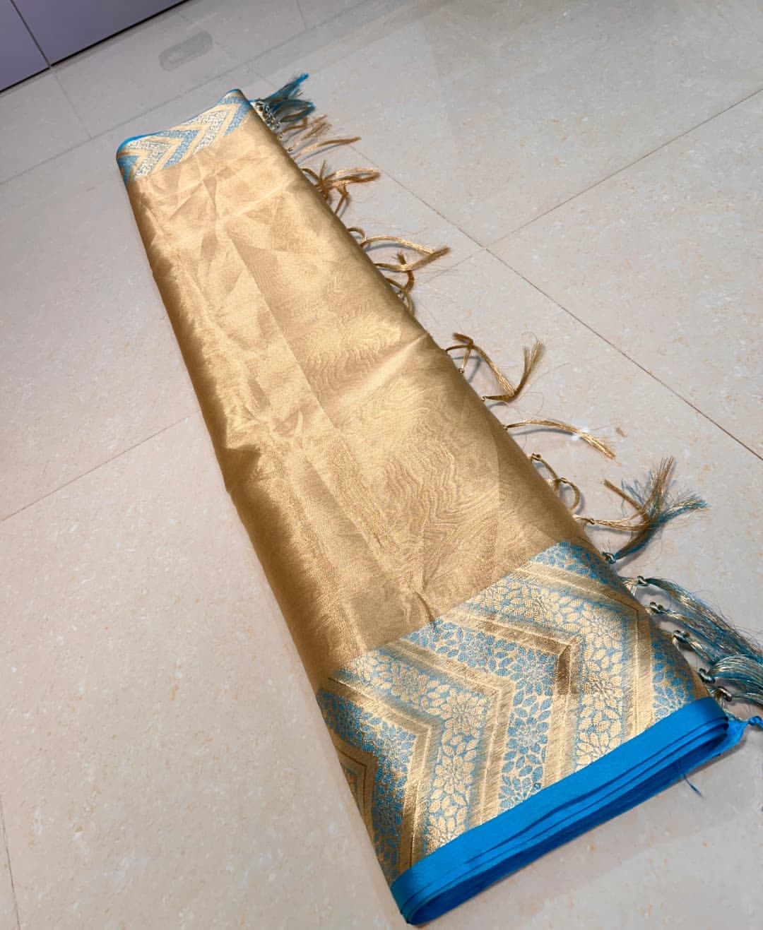 Product Image - Exquisite Banarasi Kanchipuram Tissue Silk Saree with Alpi Border