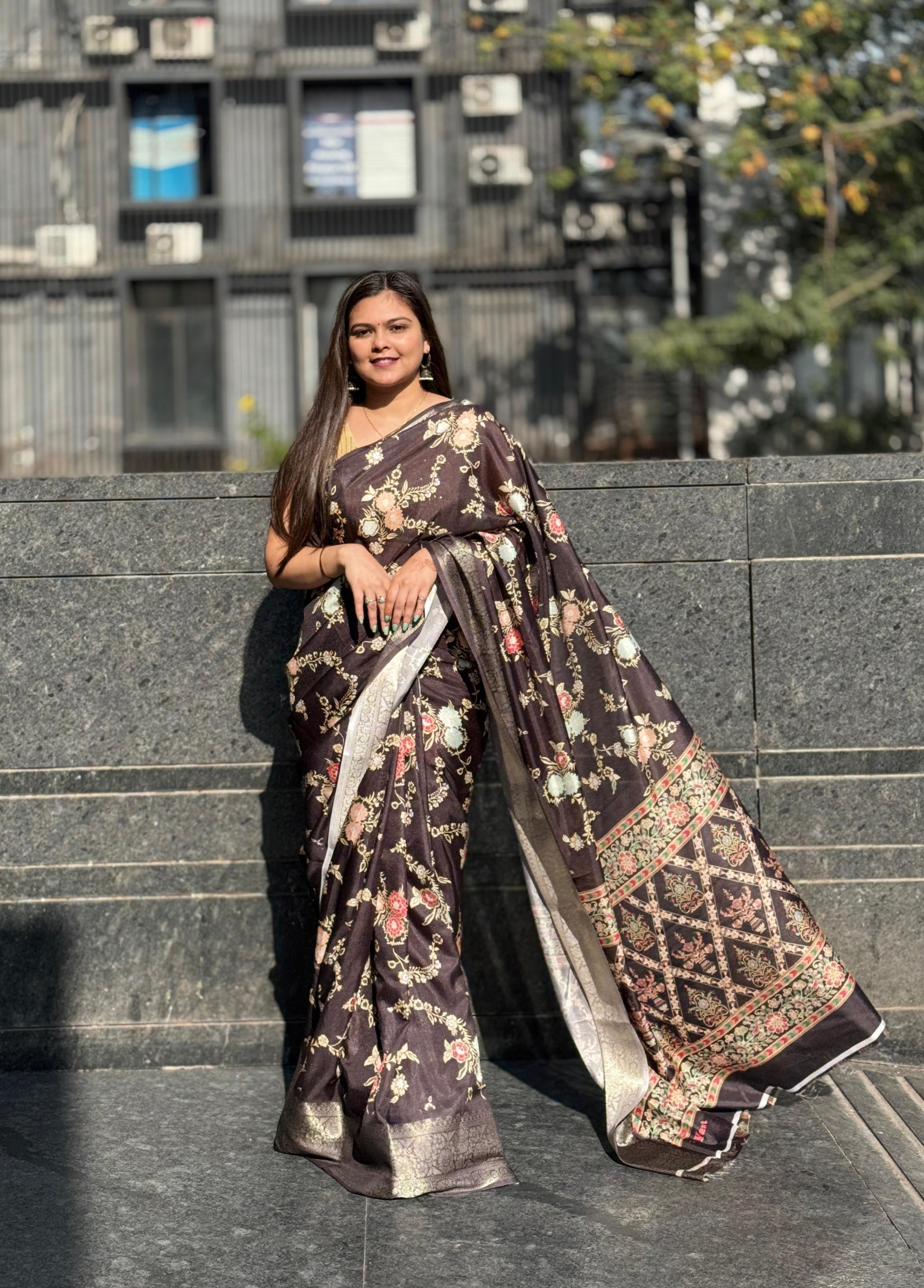 Product Image - Elegant Viscose Georgette Saree with Banarasi Blouse - New Arrival