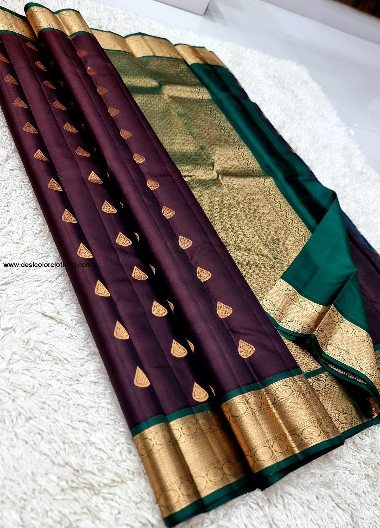 Kanchipuram 100% Pure Korvai Pattern Gold Zari Silk Saree