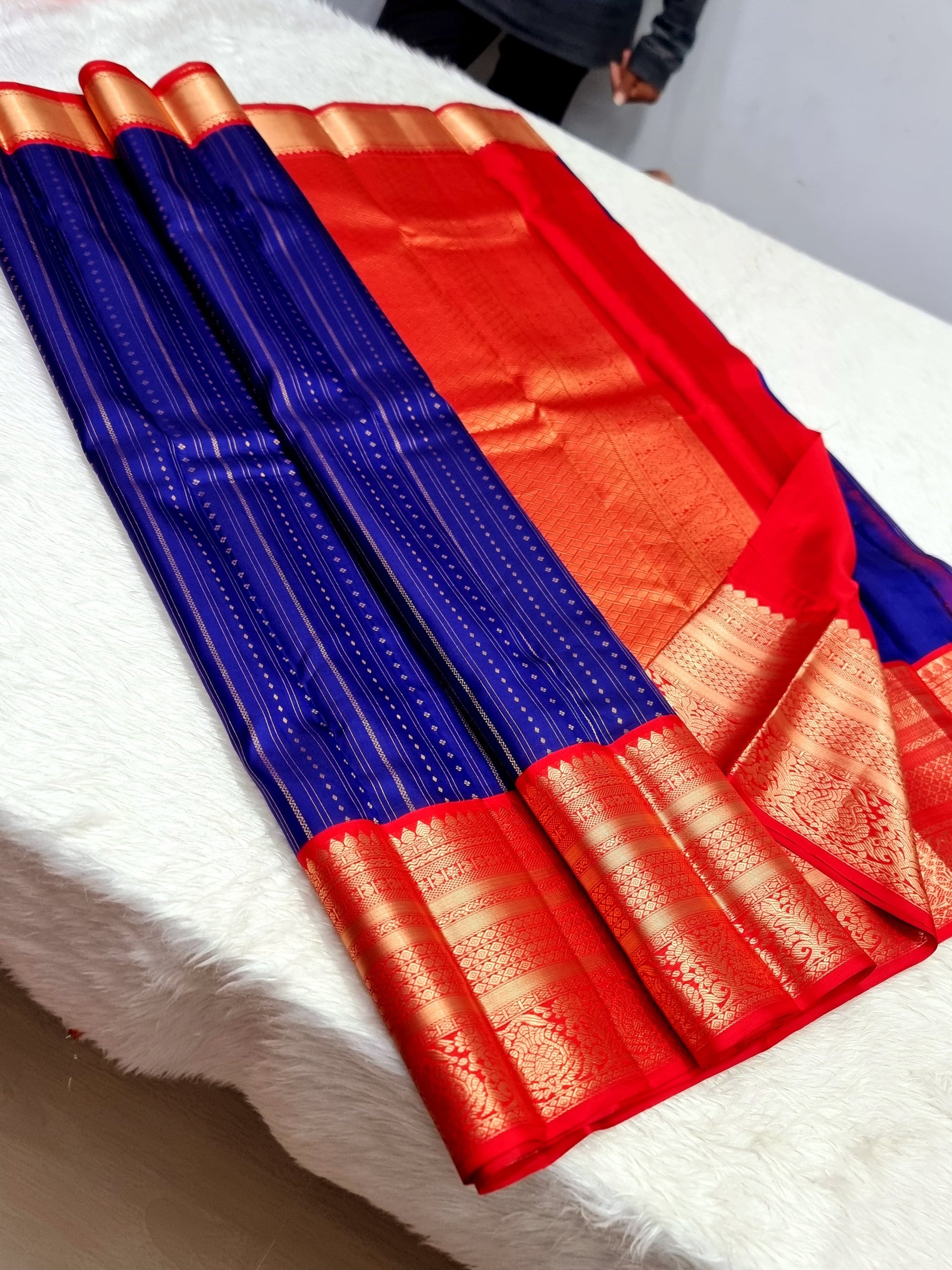 Product Image - Exquisite 1 Gram Gold Pure Zari Handwoven Kanchipuram Silk Sarees