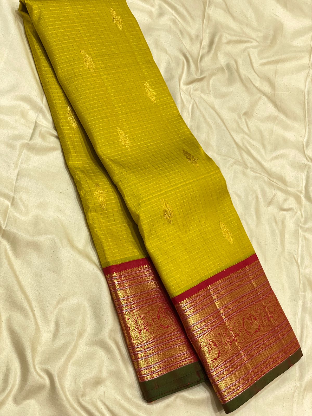 Product Image - Designer Georgette Saree with Zari Border