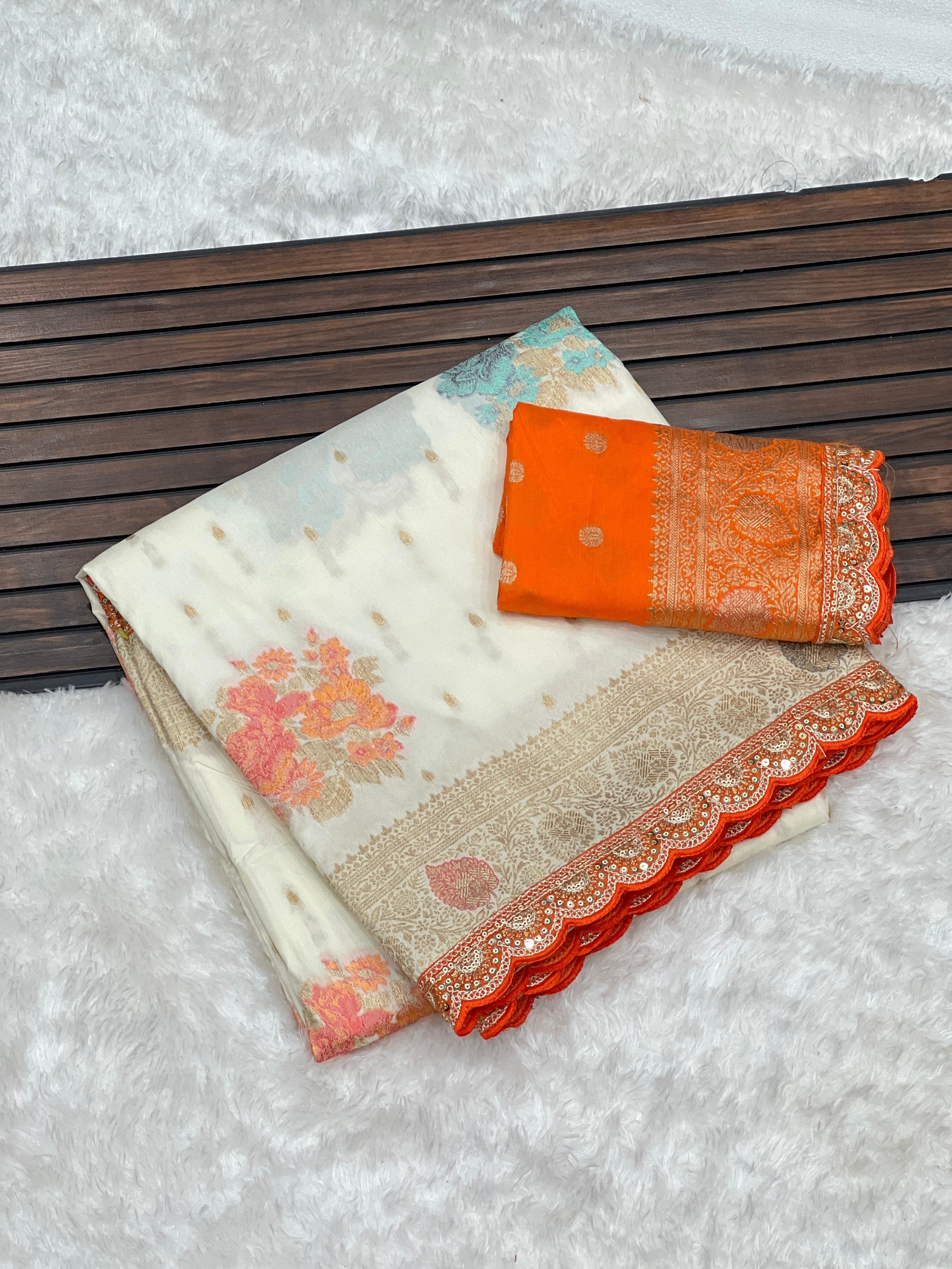 Product Image - Exquisite Designer Pure Silk Saree with Georgette Fabric - Festive Wear