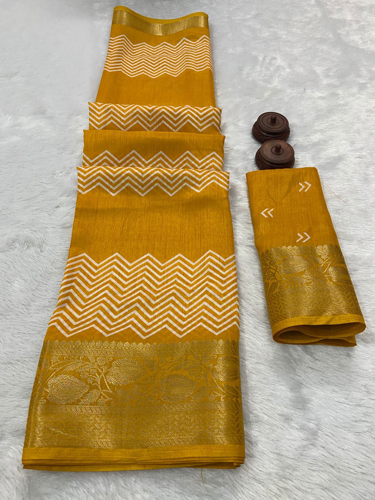 Product Image - Elegant Pure Dola Silk Saree with Heavy Jacquard Weaving Border and HD Kalamkari Style Print