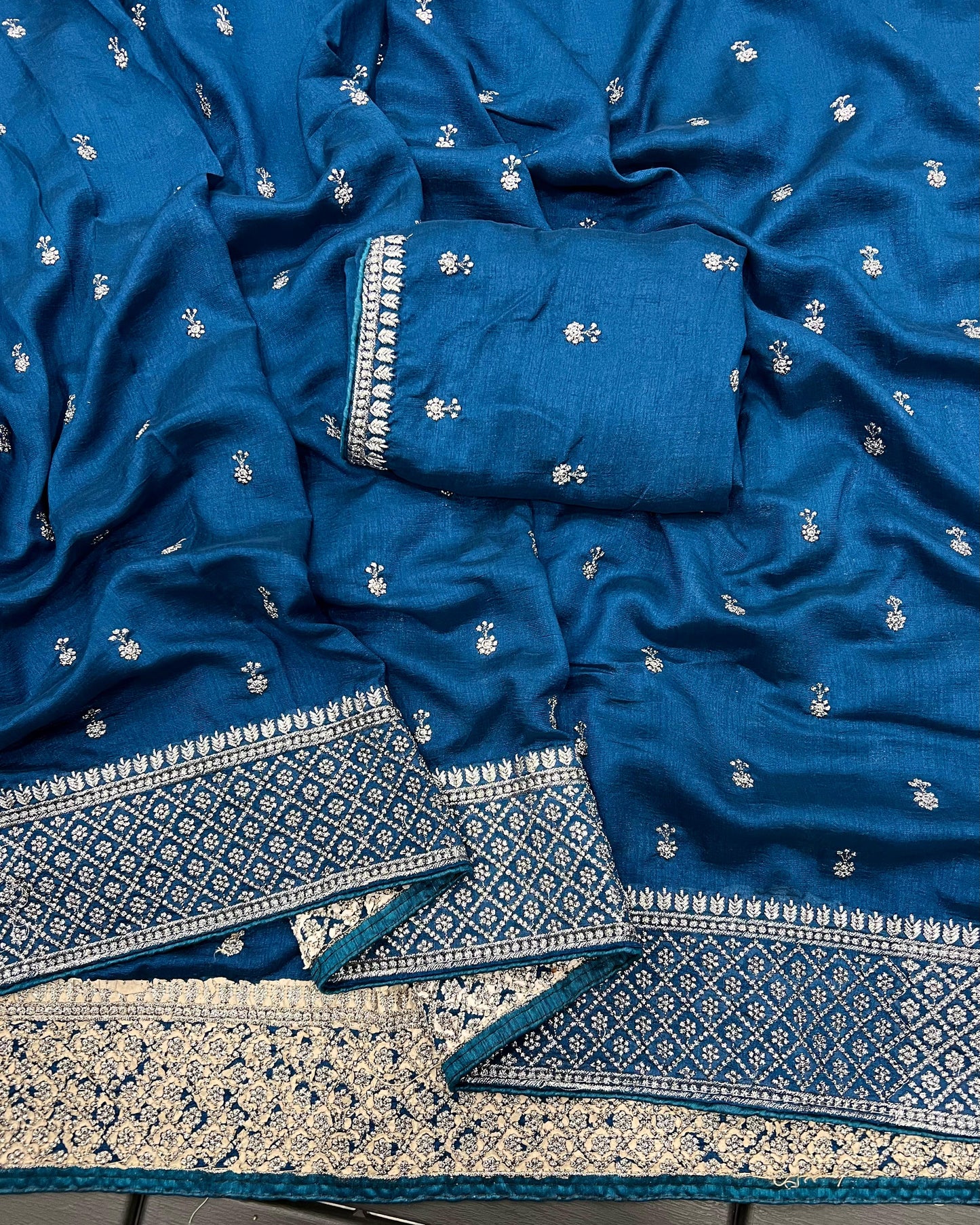 Product Image - Exquisite Vichitra Silk Designer Saree with Silver Thread Embroidery