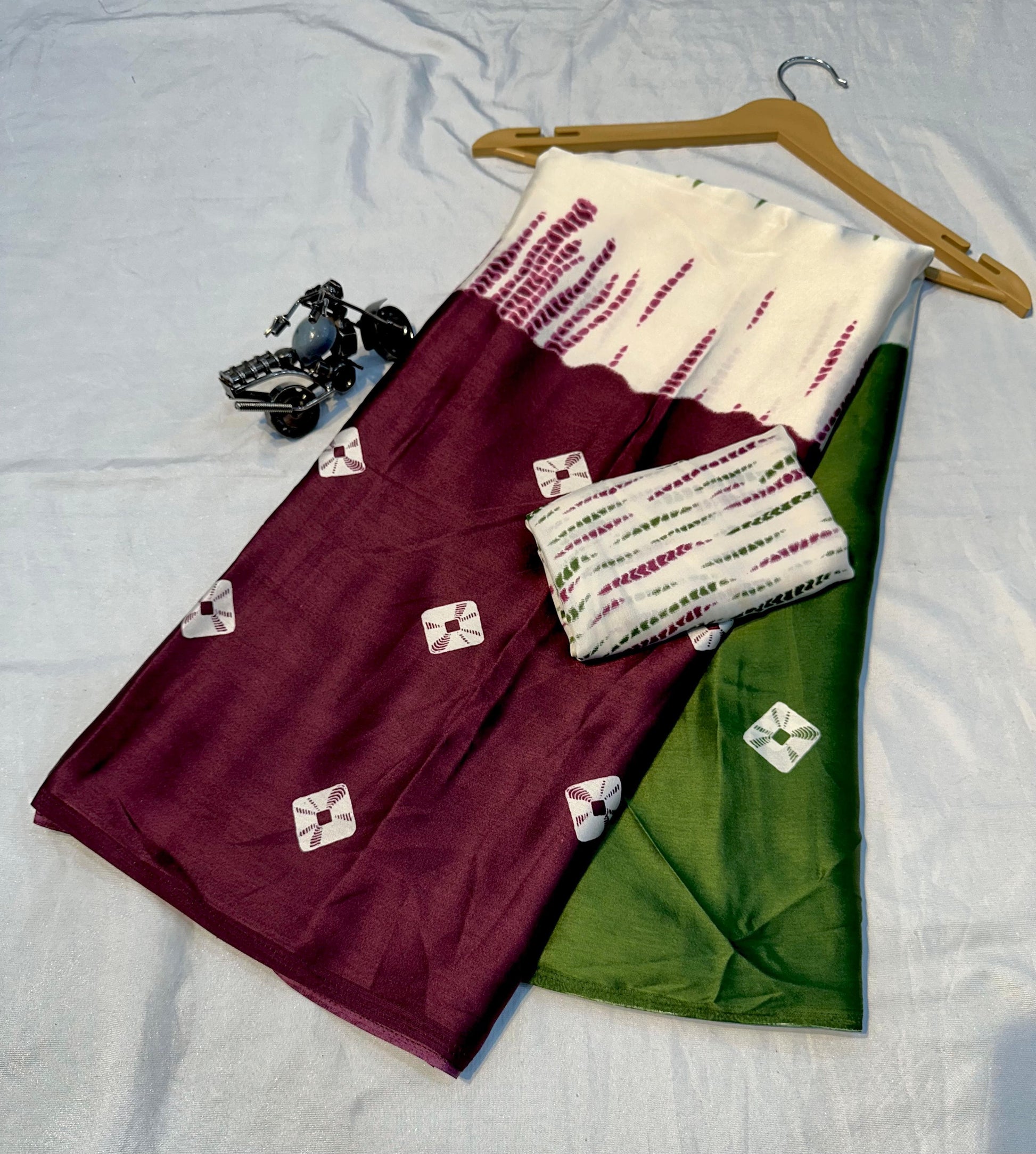Product Image - Premium Designer Gajii Silk Saree