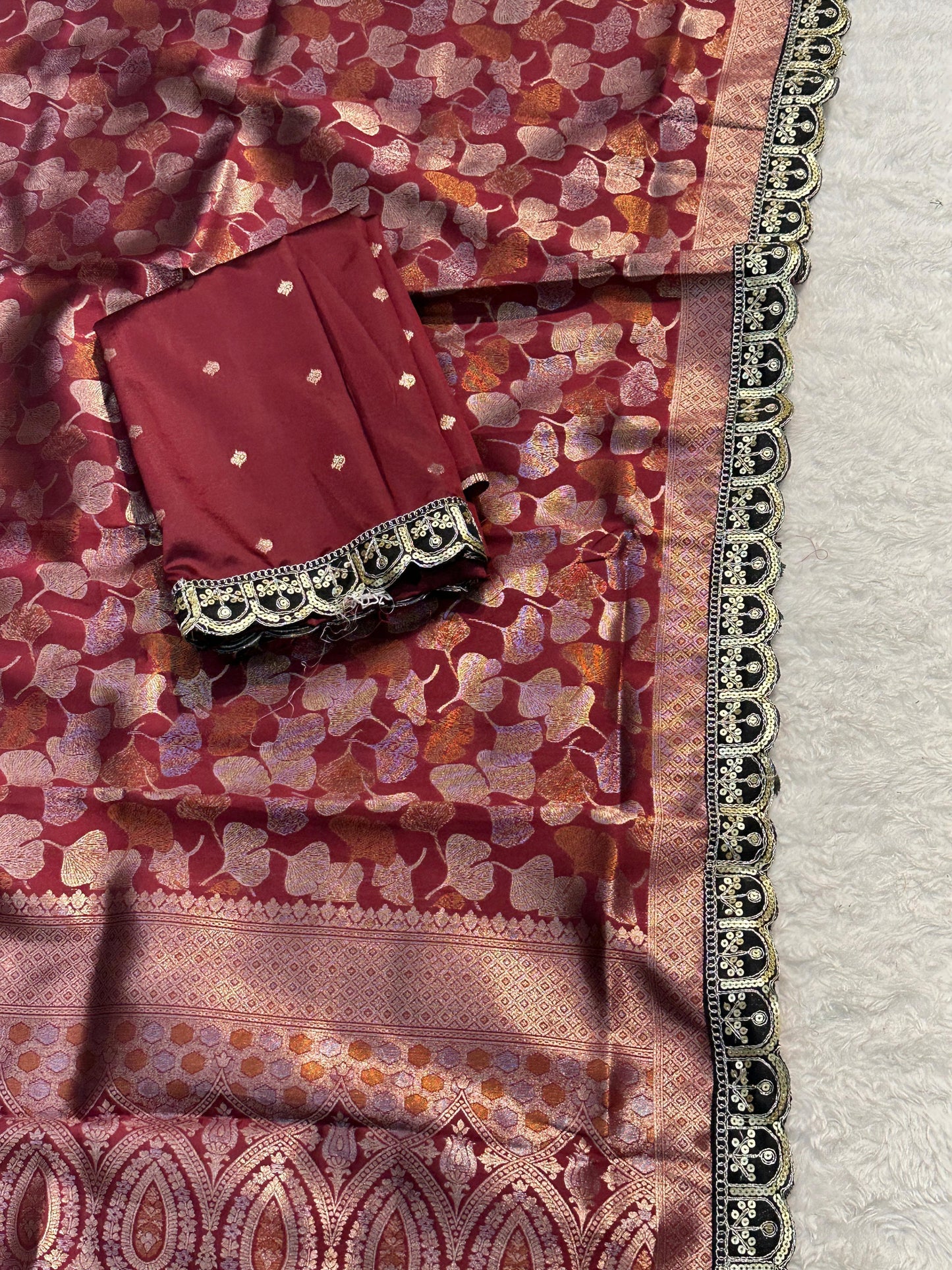 Product Image - Elegant Pure Soft Silk Saree with Embroidery