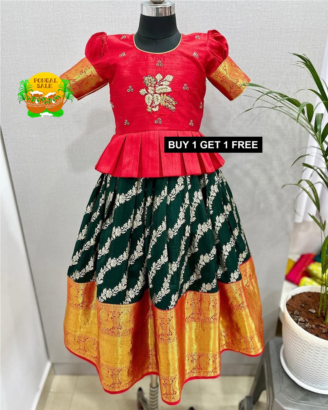 Product Image - Elegant Designer Georgette Saree for Festive and Wedding Wear