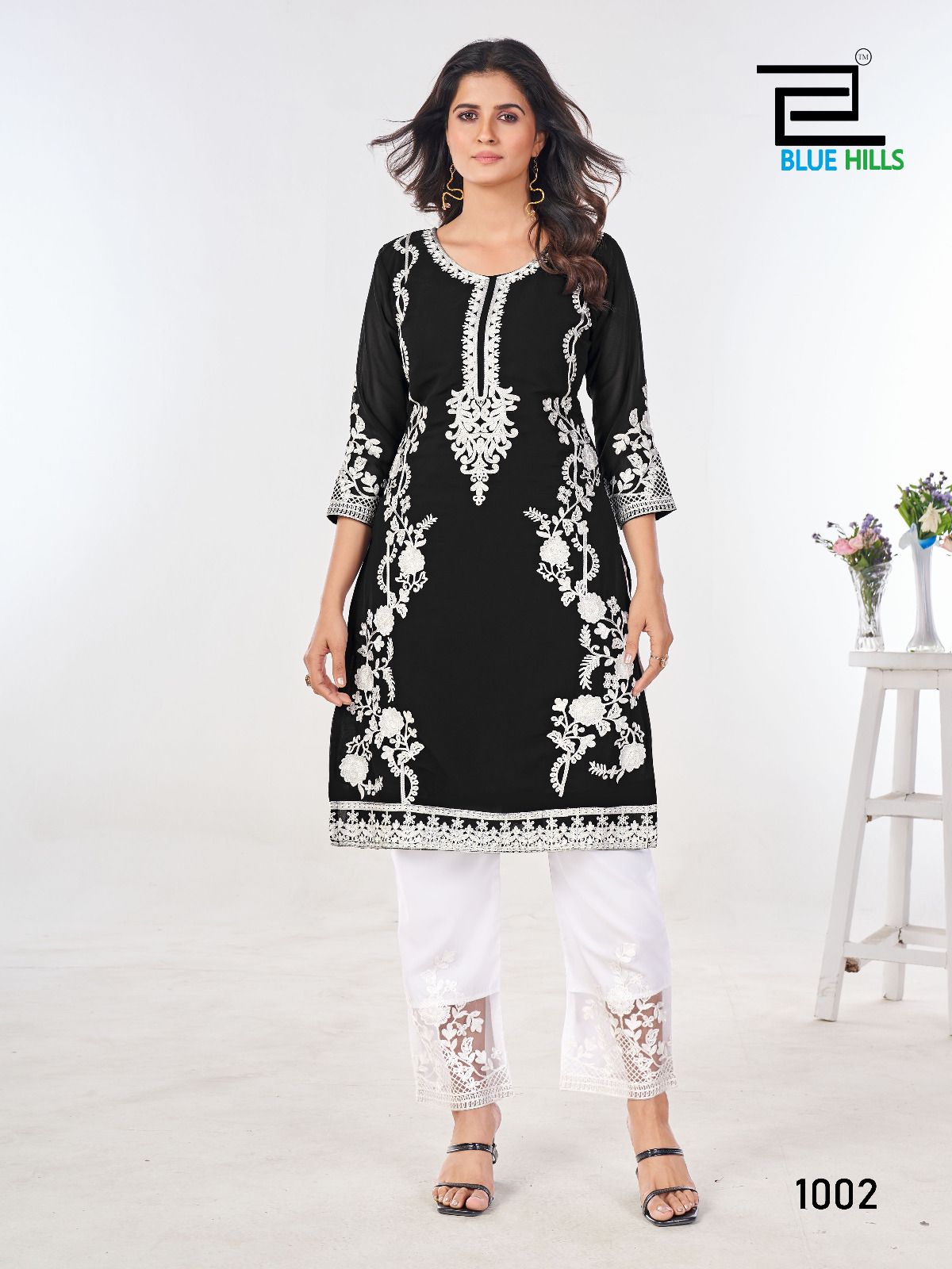 Product Image - Noori Heavy Embroidery Work Straight Kurti with Pant