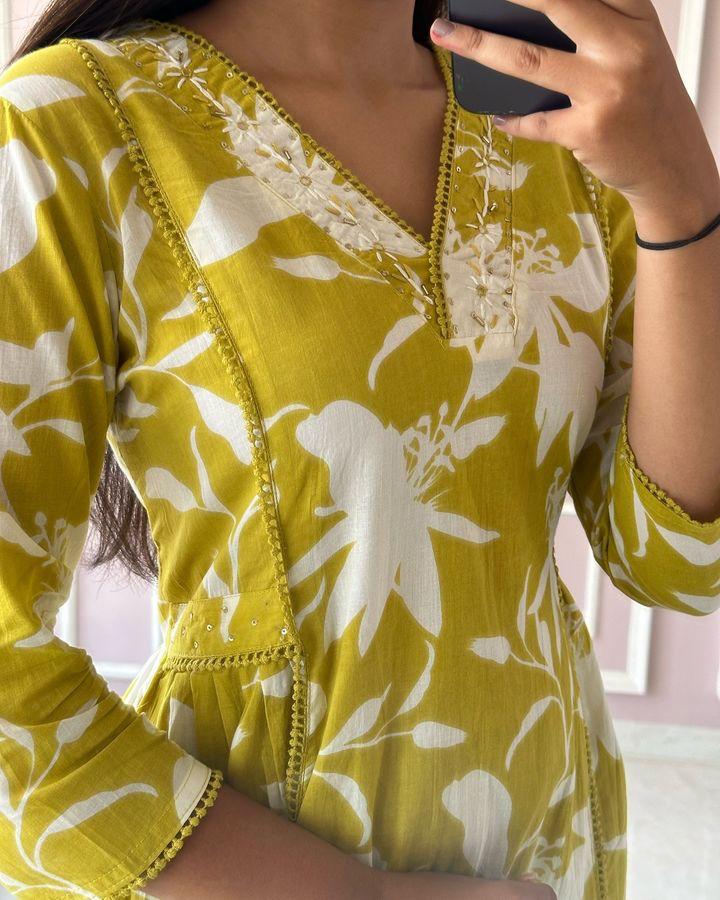 Product Image - Designer Cotton Kurti Set - Floral Print & Comfort Fit