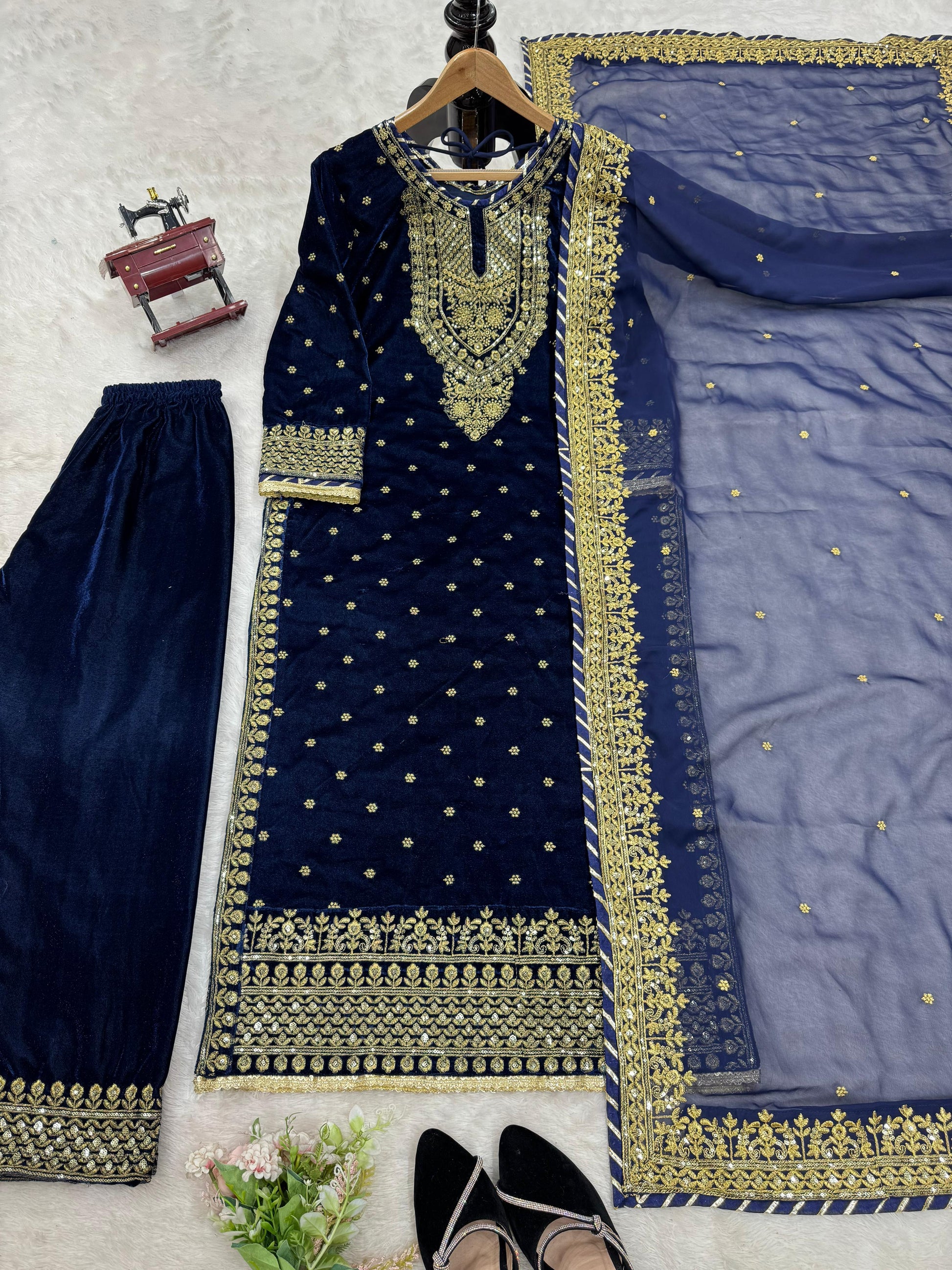 Product Image - Luxurious Designer Saree in Viscose Velvet with Faux Georgette Dupatta