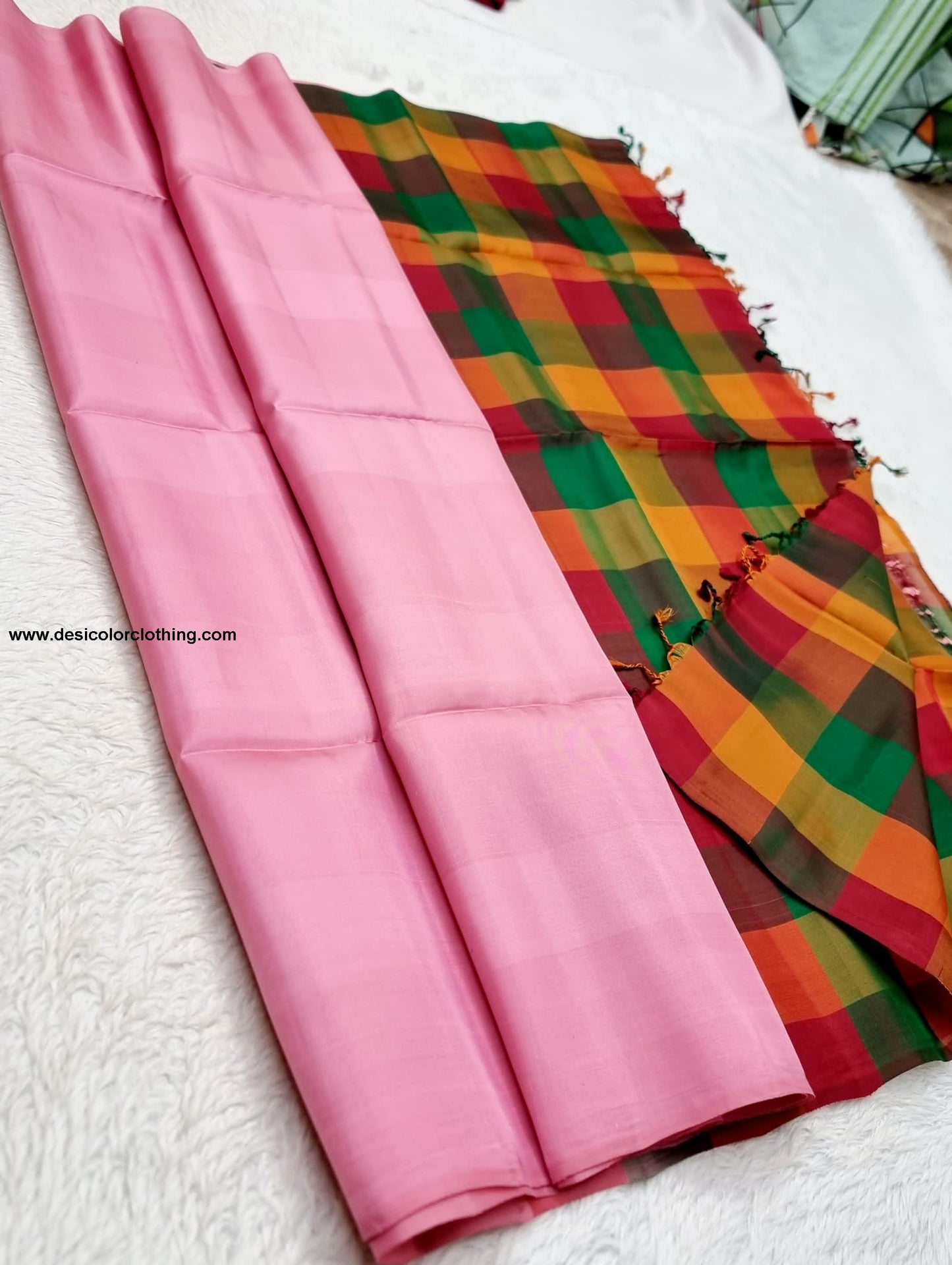 Kanchipuram 100% Pure Handwoven Borderless Silk Saree with Multi-Color Checks