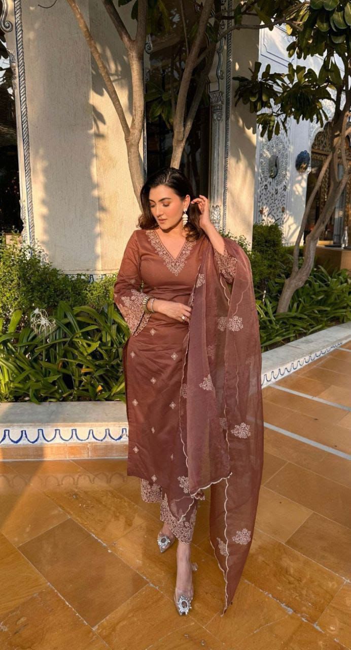 Product Image - Designer Georgette Wedding Saree