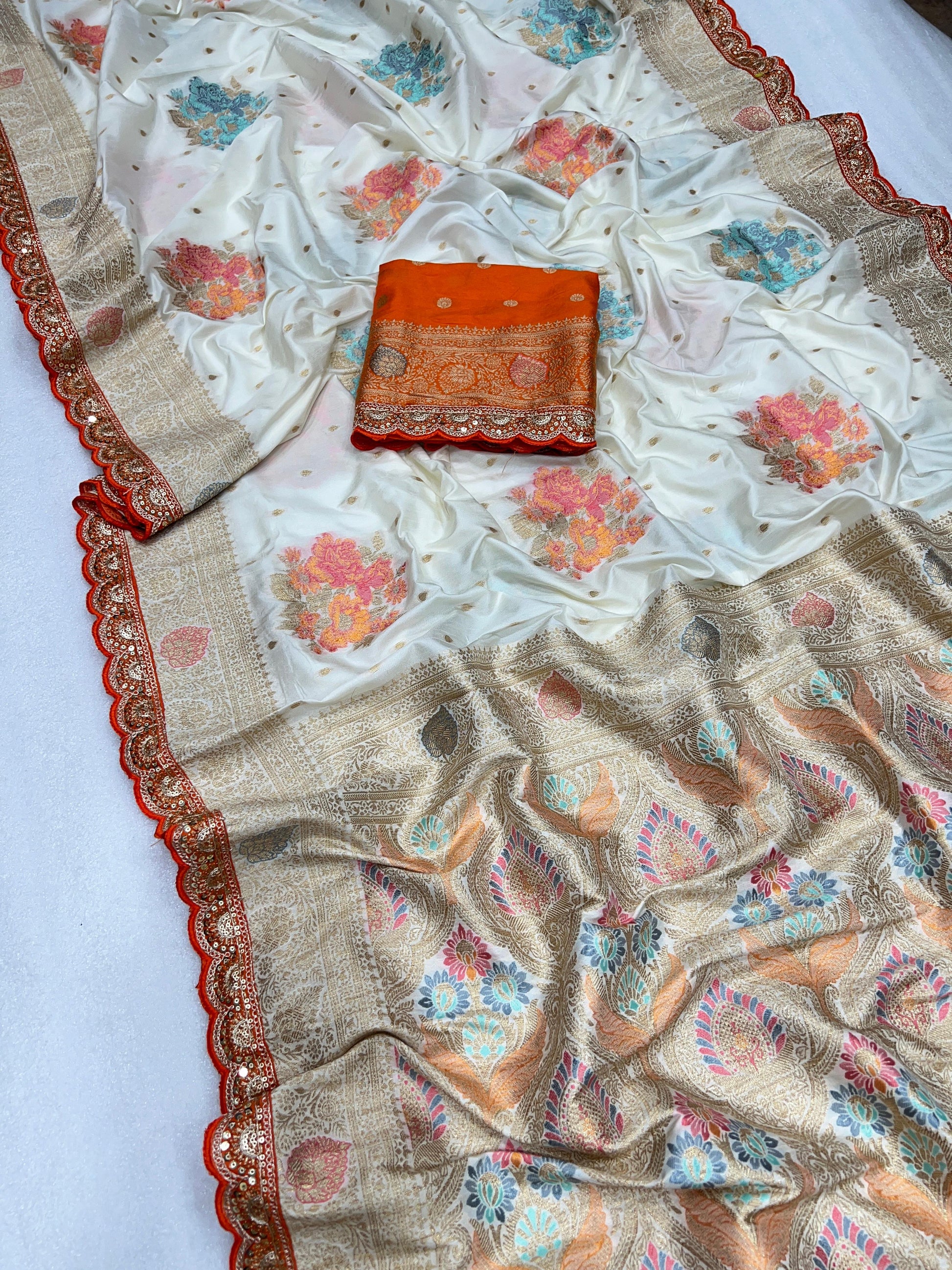 Product Image - Exquisite Designer Pure Silk Saree with Georgette Fabric - Festive Wear