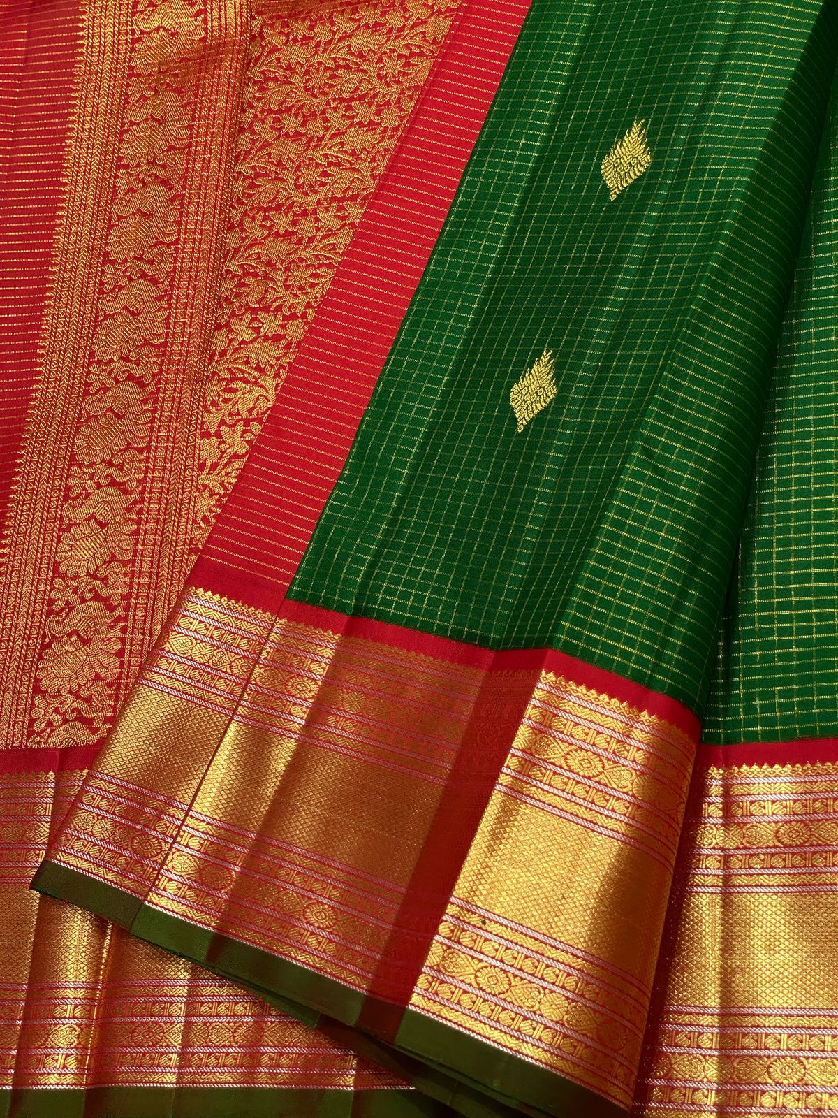 Product Image - Designer Georgette Saree with Zari Border