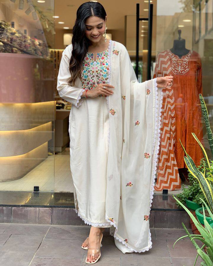 Product Image - Designer Kurti Pant with Dupatta - Elegant Visose Chanderi Ethnic Wear