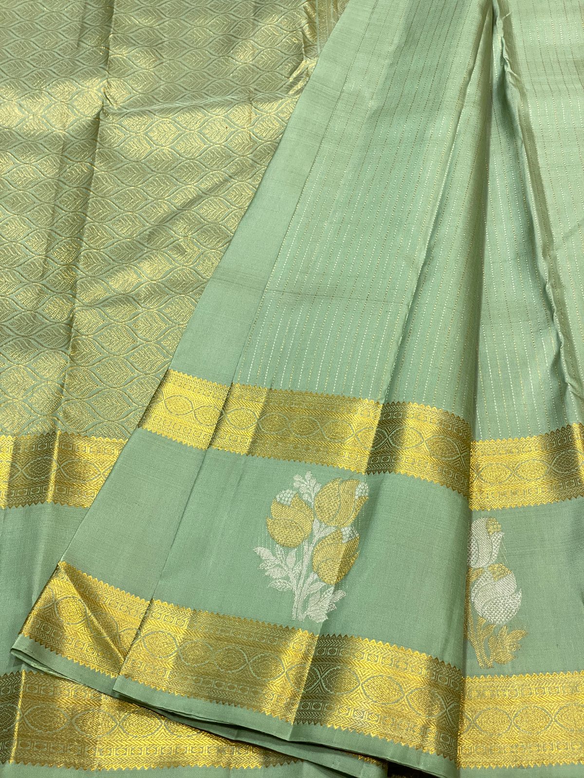 Product Image - Exquisite Designer Saree in Luxury Georgette