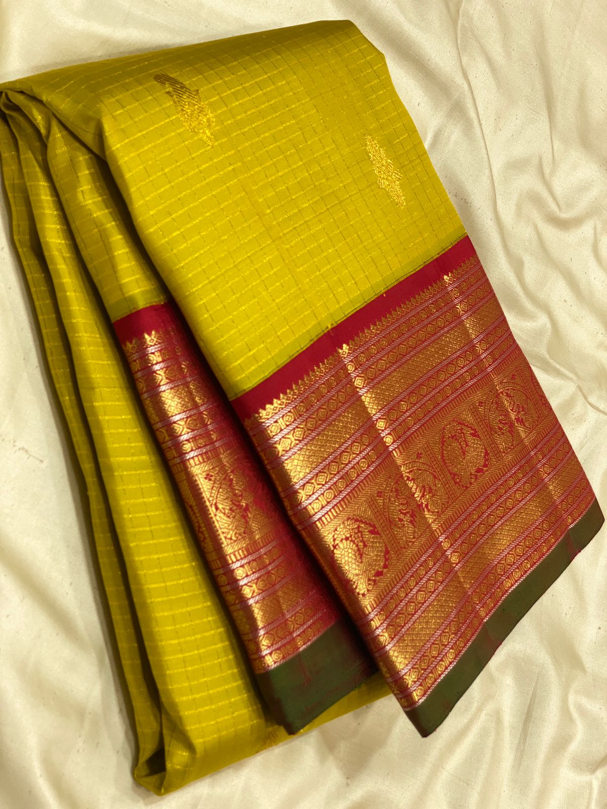 Product Image - Designer Georgette Saree with Zari Border