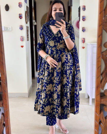 Product Image - Designer Georgette Wear - Elegant Kurta Pant and Dupatta Set