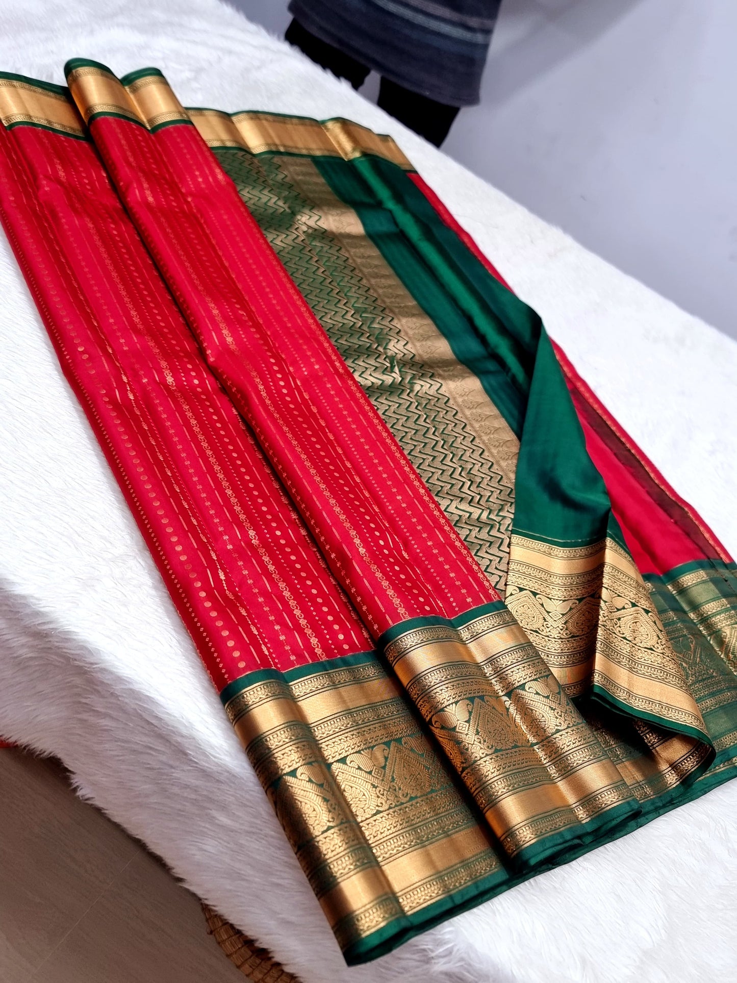 Product Image - Exquisite 1 Gram Gold Pure Zari Handwoven Kanchipuram Silk Sarees