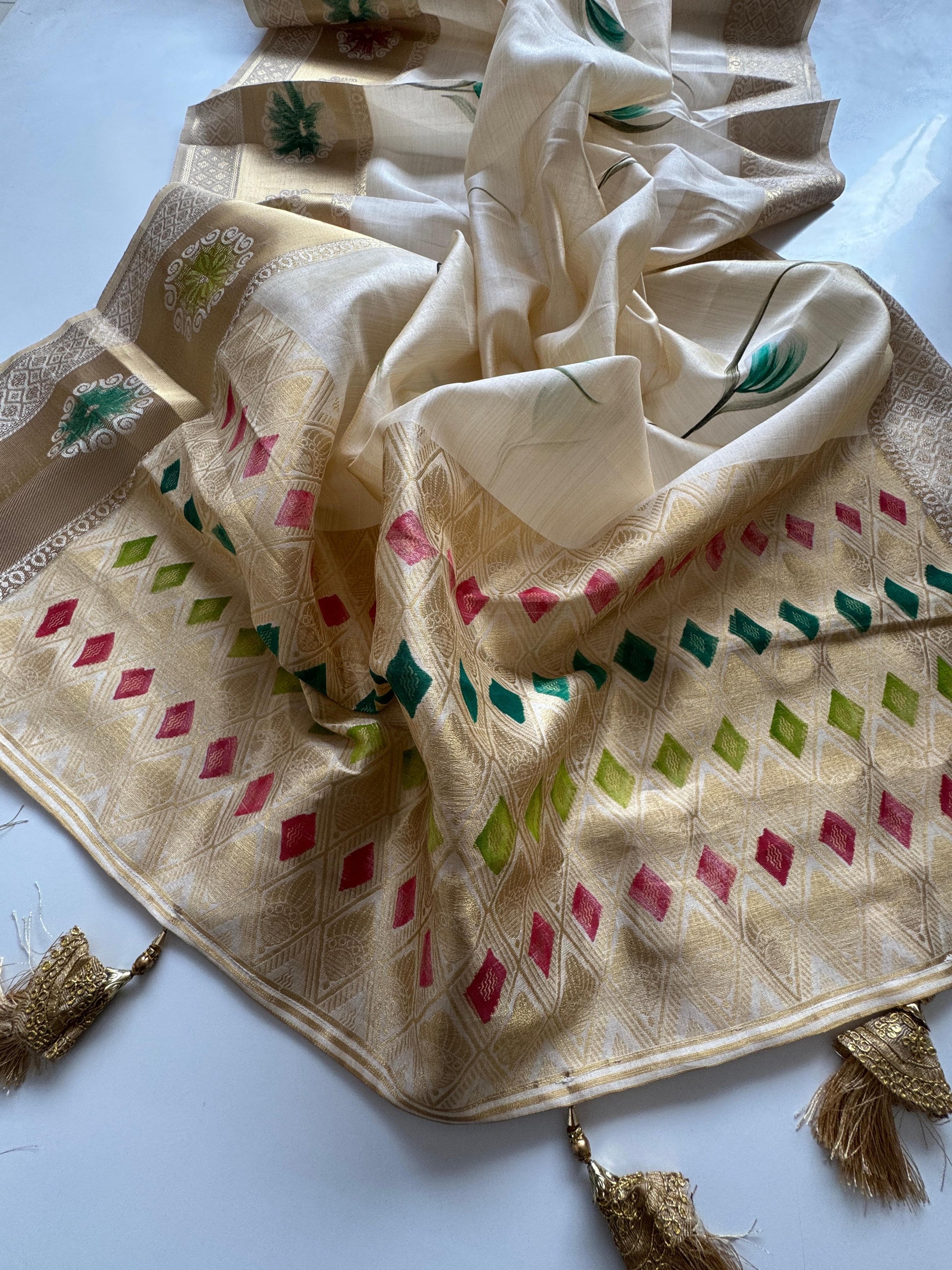 Product Image - Exclusive Designer Tussar Saree with Hand Brush Print - Premium Ethnic Wear
