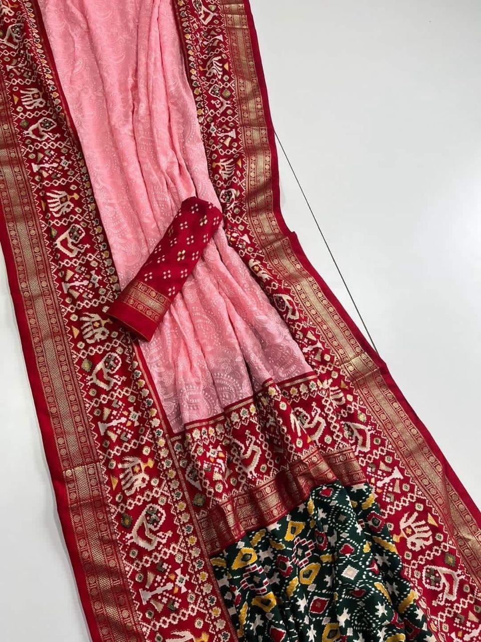 premium Georgette chikankari lucknowi embroidered saree👗