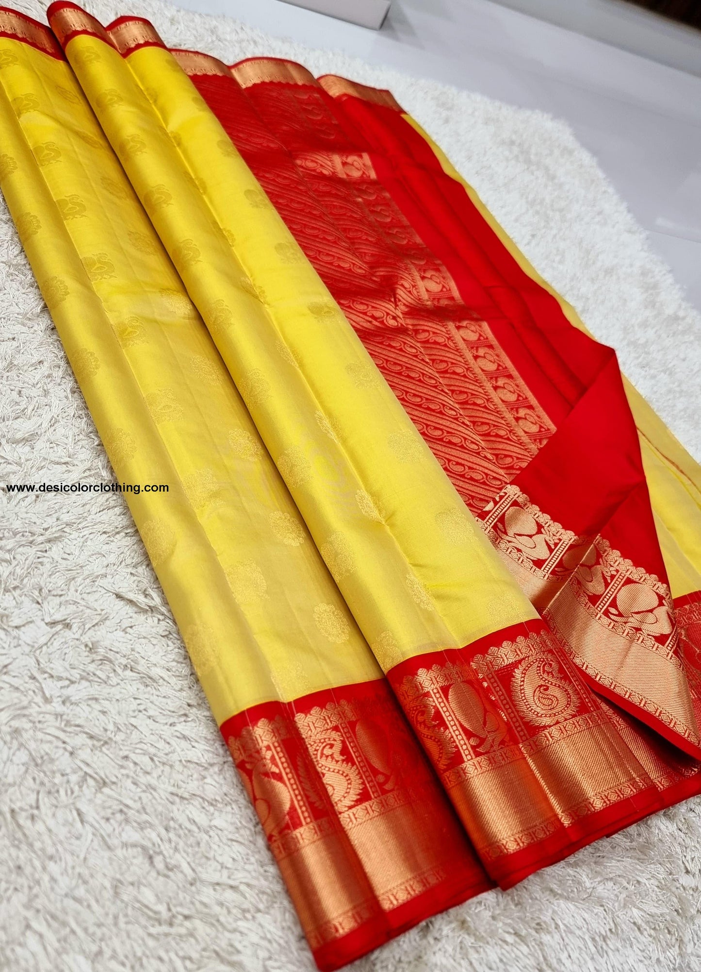 Kanchipuram 100% Pure Korvai Pattern Gold Zari Silk Saree