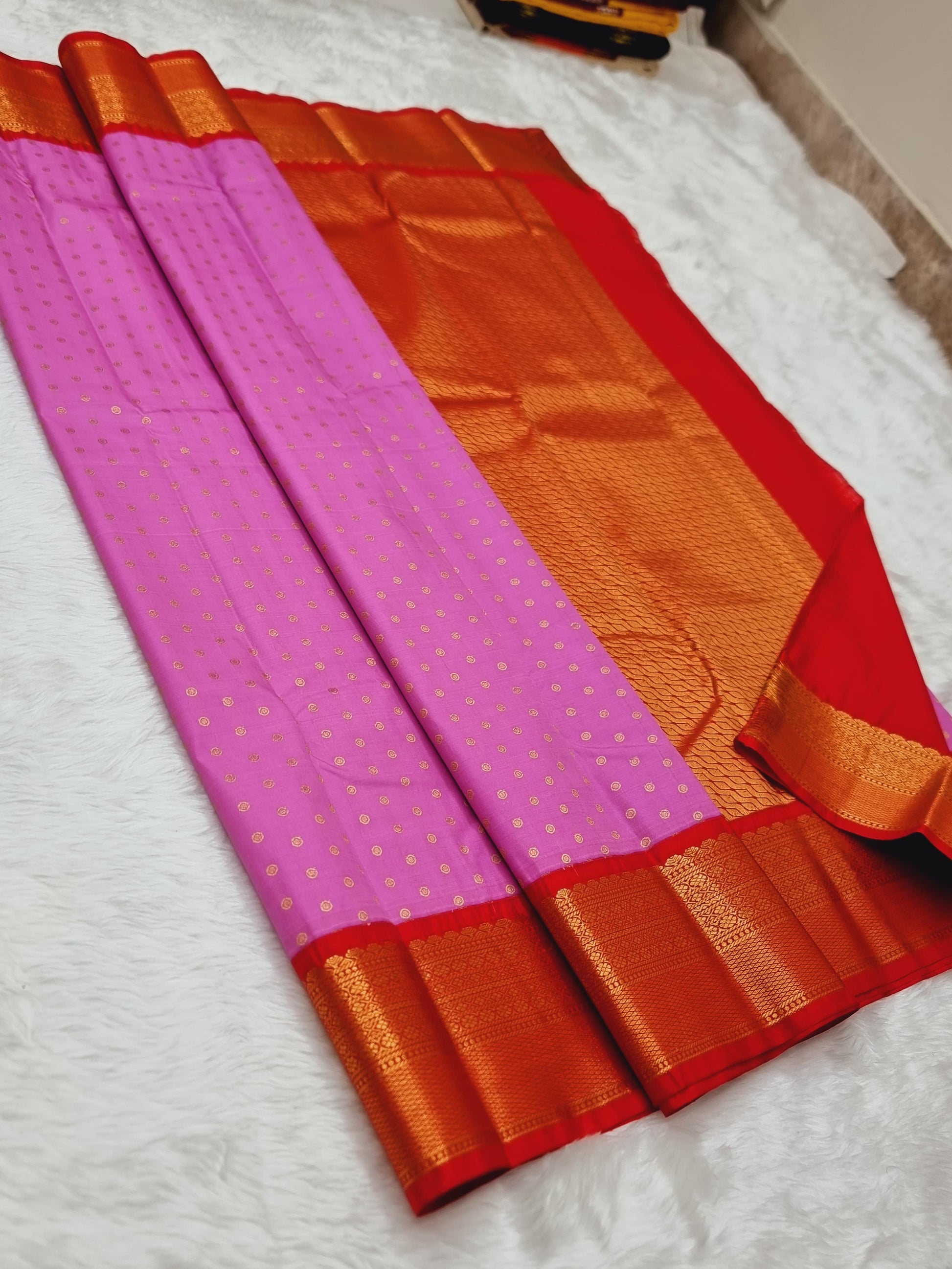 Product Image - Exquisite Kanchipuram Korvai Pattern Silk Saree with Contrast Blouse