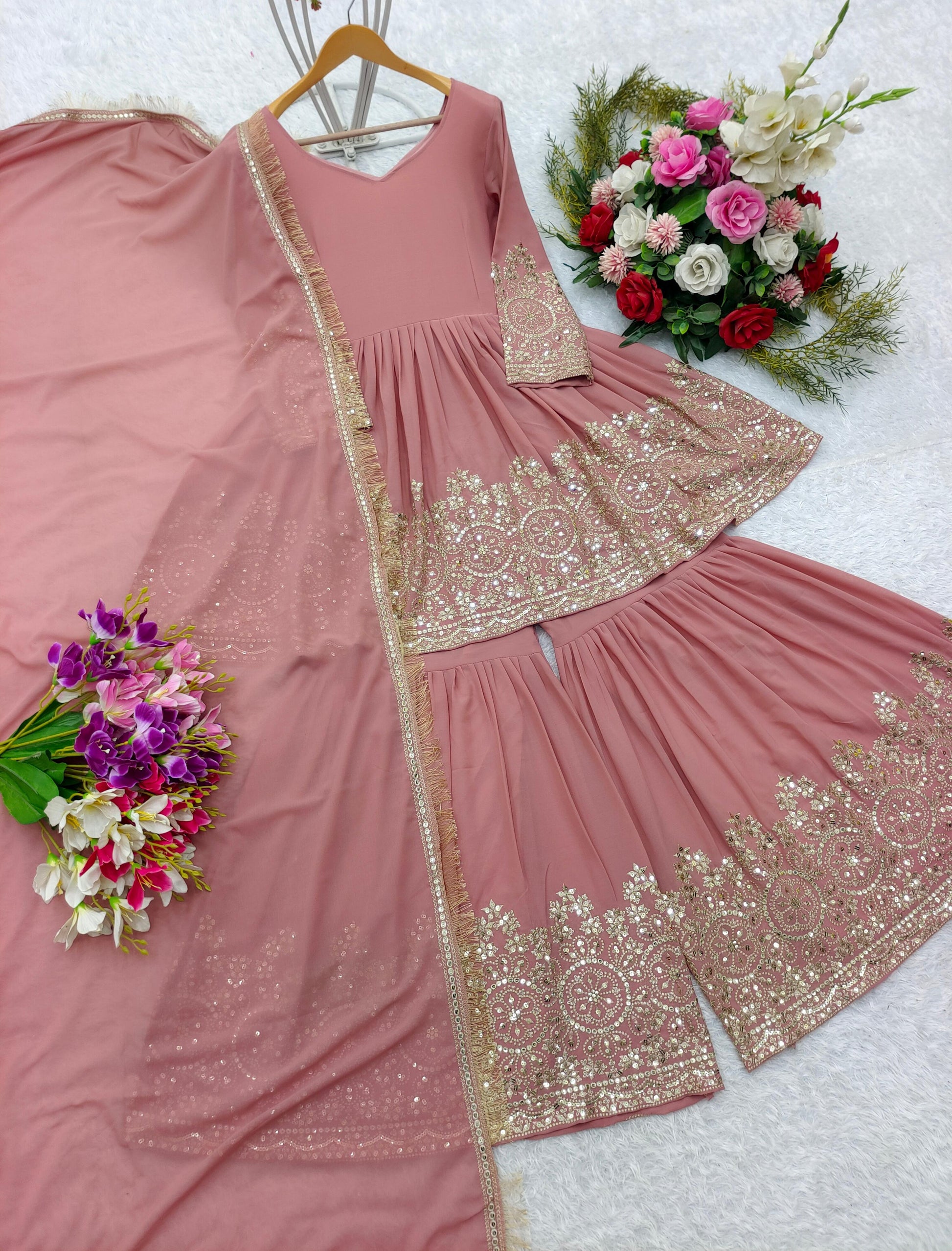 Product Image - Elegant Pure Fox Georgette Designer Saree Set - WW-1125