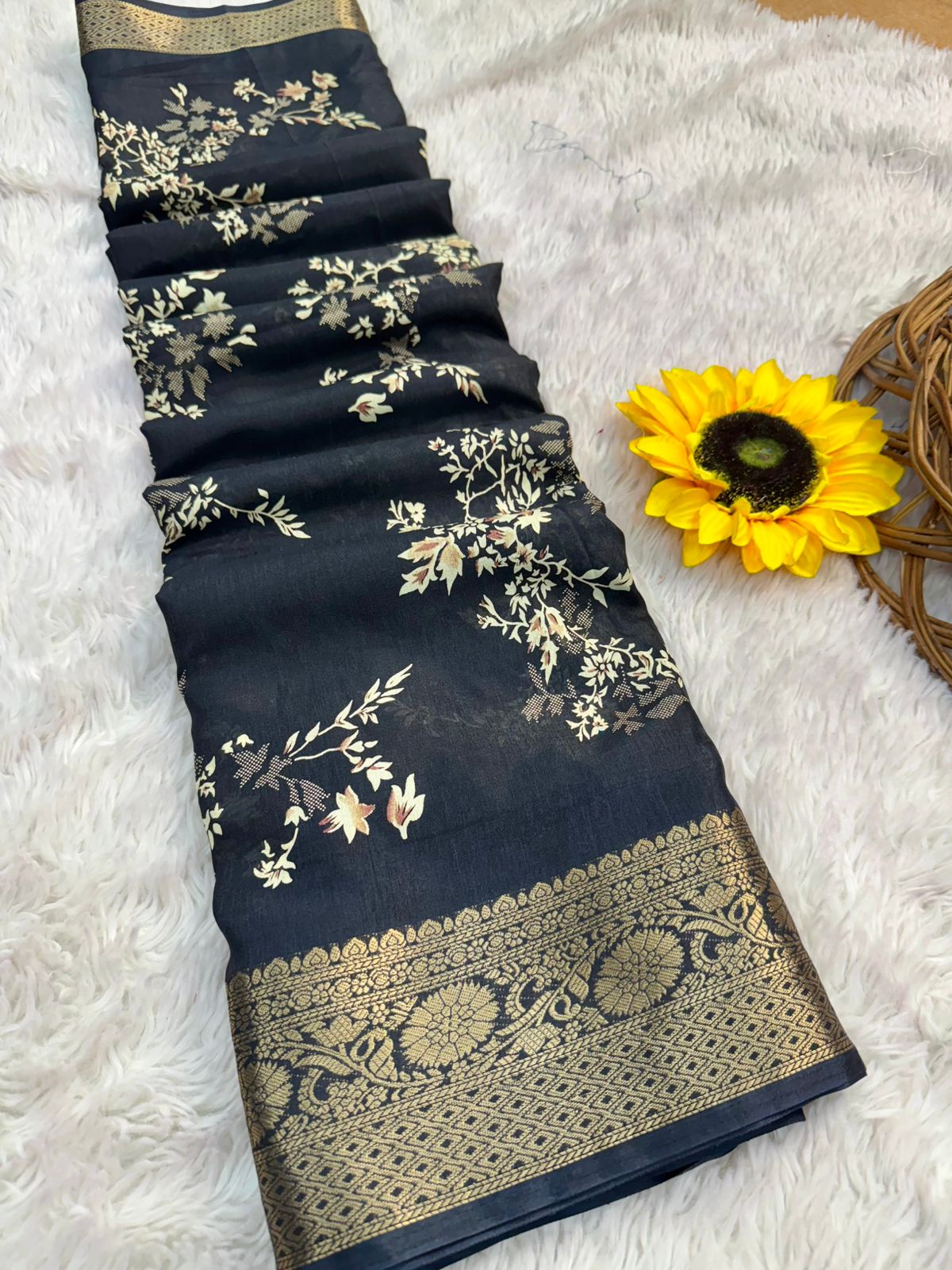 Product Image - Elegant Pure Dola Silk Designer Saree with Jacquard Butti