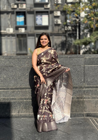 Product Image - Elegant Viscose Georgette Saree with Banarasi Blouse - New Arrival