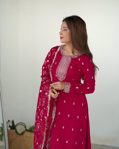 Product Image - Exquisite Pure Blooming Vichitra Silk Kurta with Dupatta Set