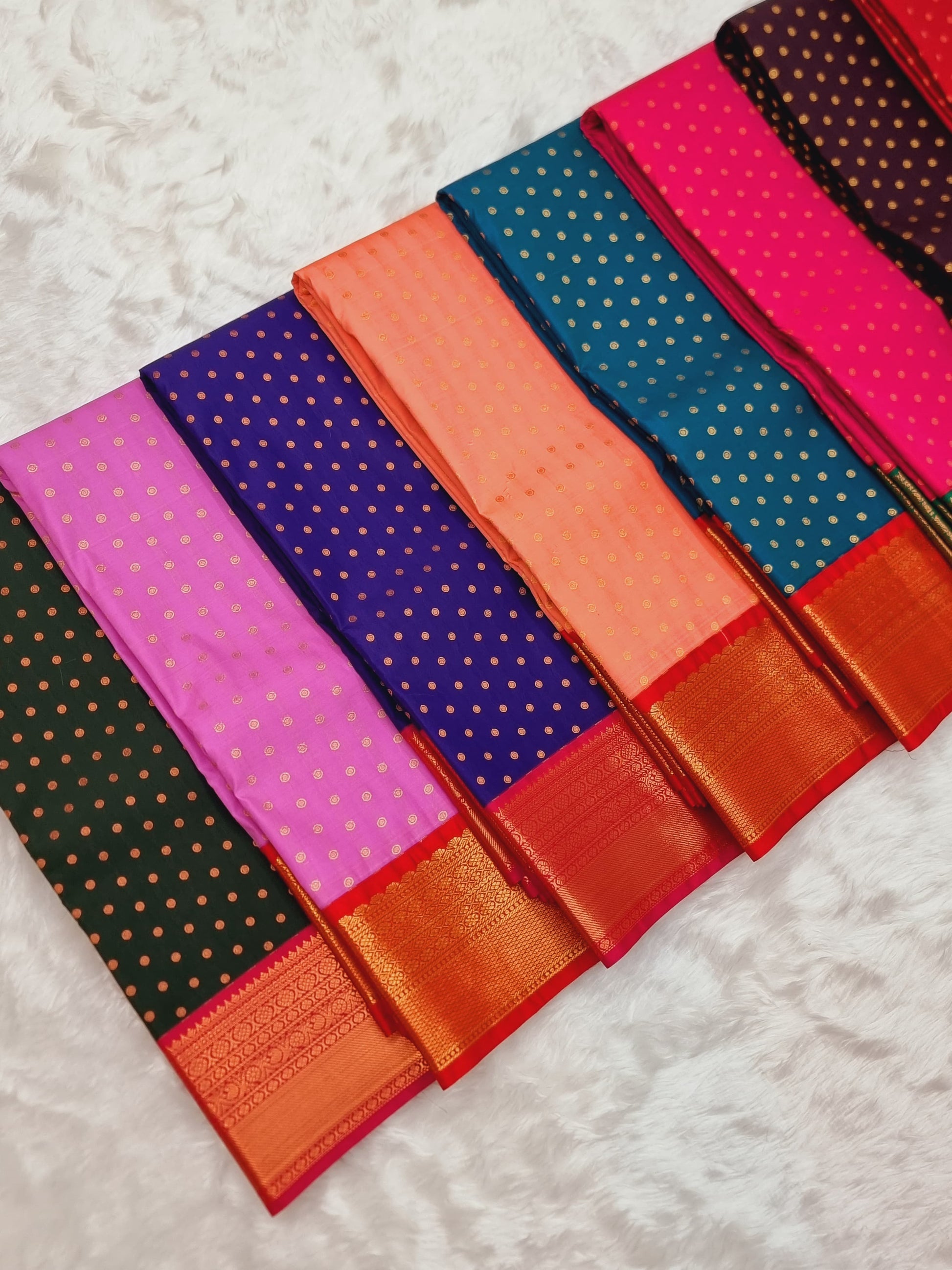 Product Image - Exquisite Kanchipuram Korvai Pattern Silk Saree with Contrast Blouse