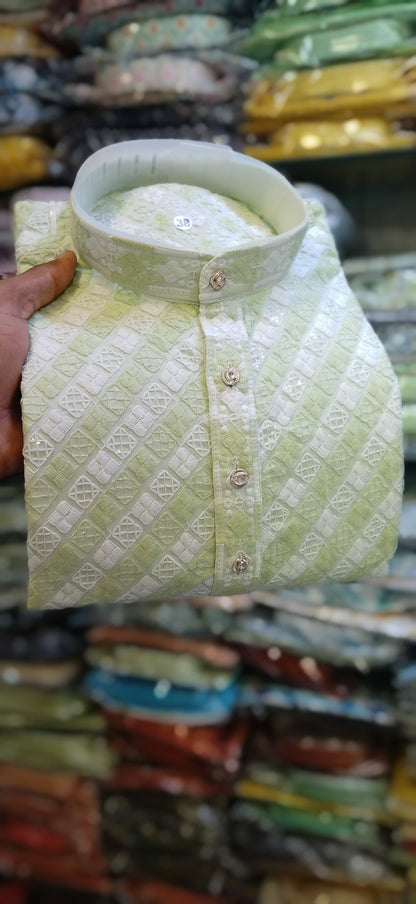 Product Image - Elegant Silk Saree with Zari Weaving