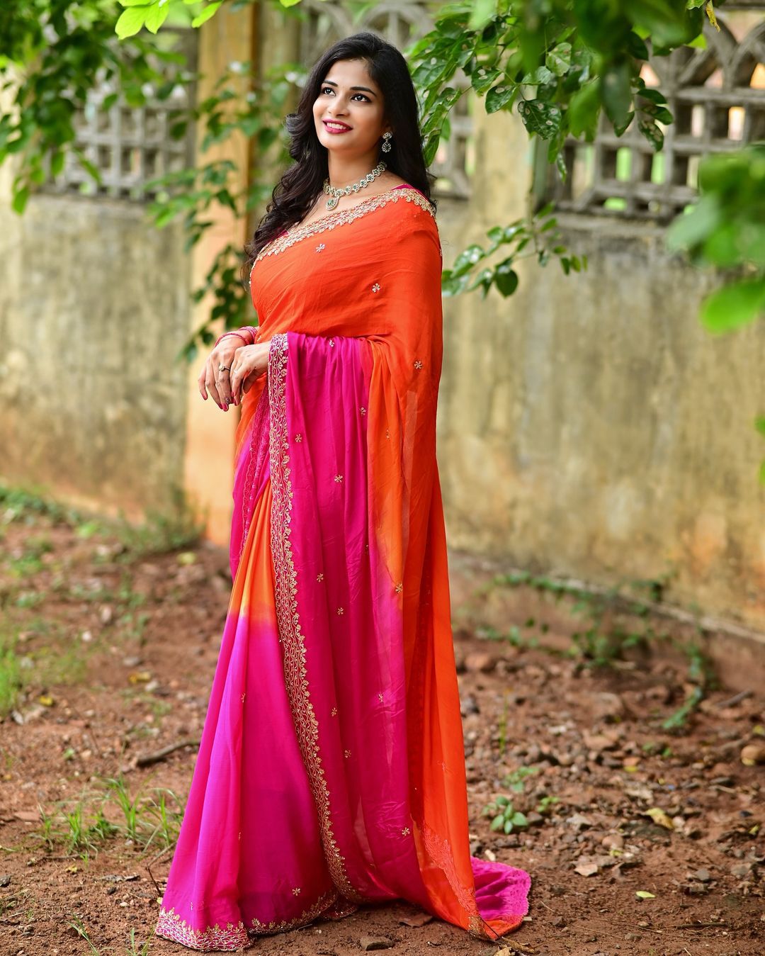 Product Image - Elegant Chinnon Saree with Heavy Embroidery and Jari Work