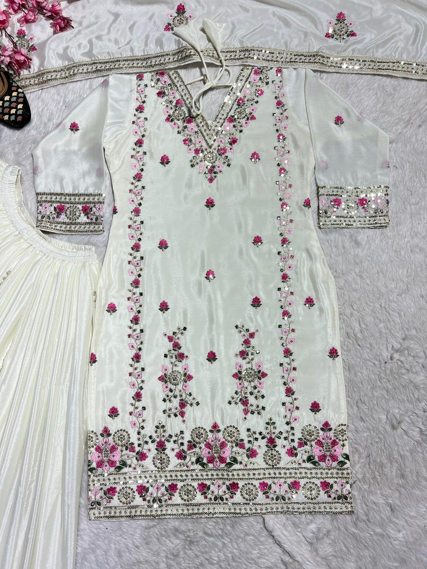Product Image - Pure chinnon suit 