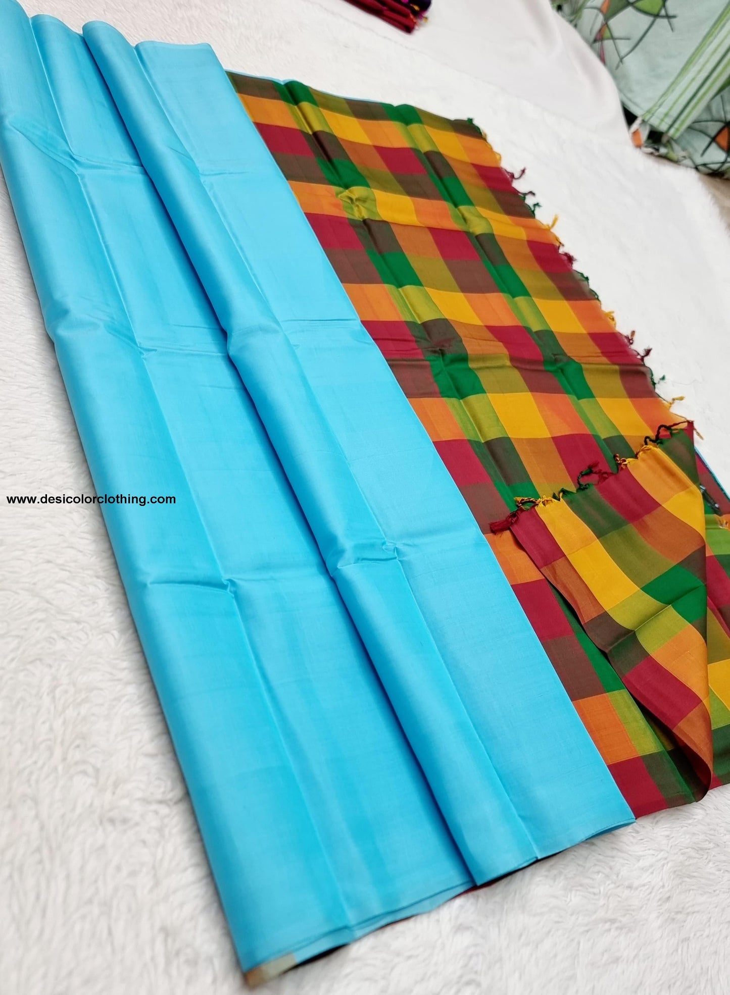 Kanchipuram 100% Pure Handwoven Borderless Silk Saree with Multi-Color Checks